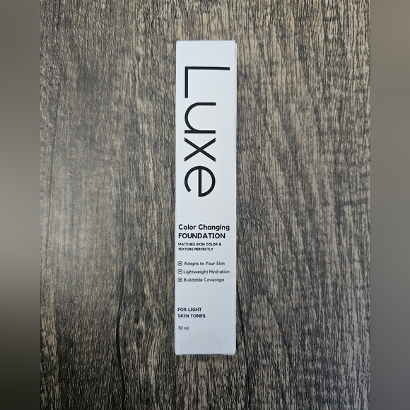 Luxe Color Changing Foundation - Picture 4 of 9